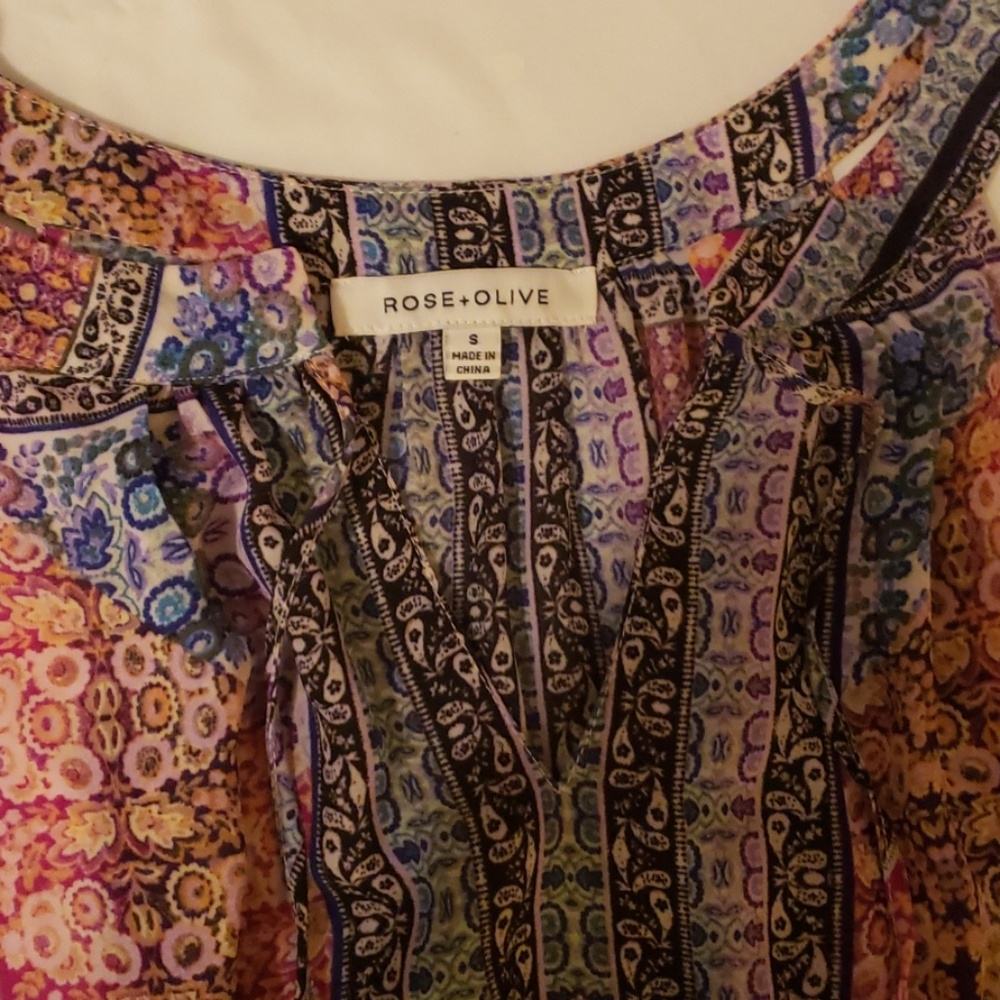 Flowy top. - Picture 2 of 3